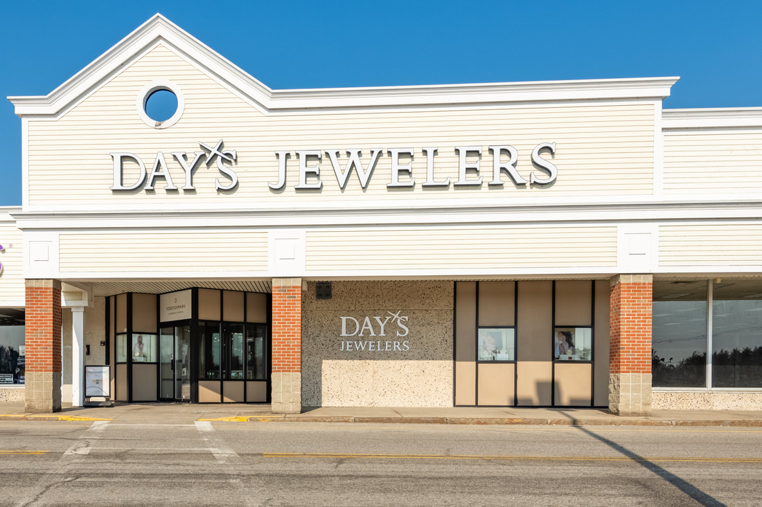 Exterior of Day's Jewelers in Auburn, Maine